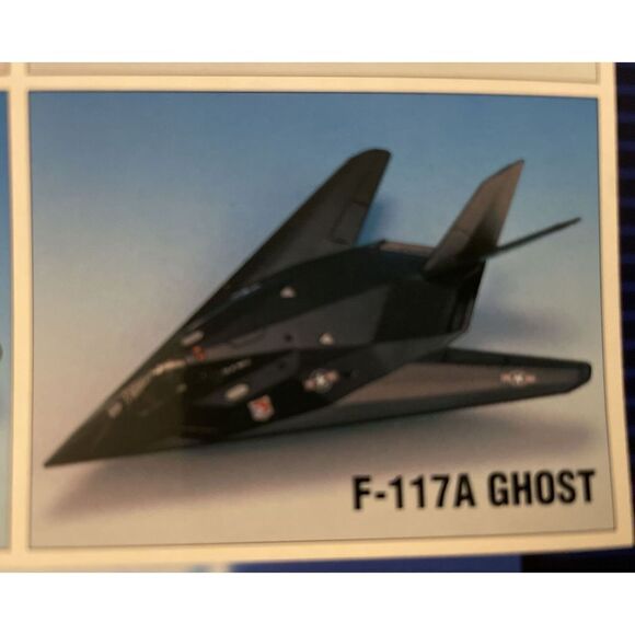 NEW RAY  U.S.AIR FORCE F117 GHOST 1:72 WITH DISPLAY STAND - Picture 1 of 5